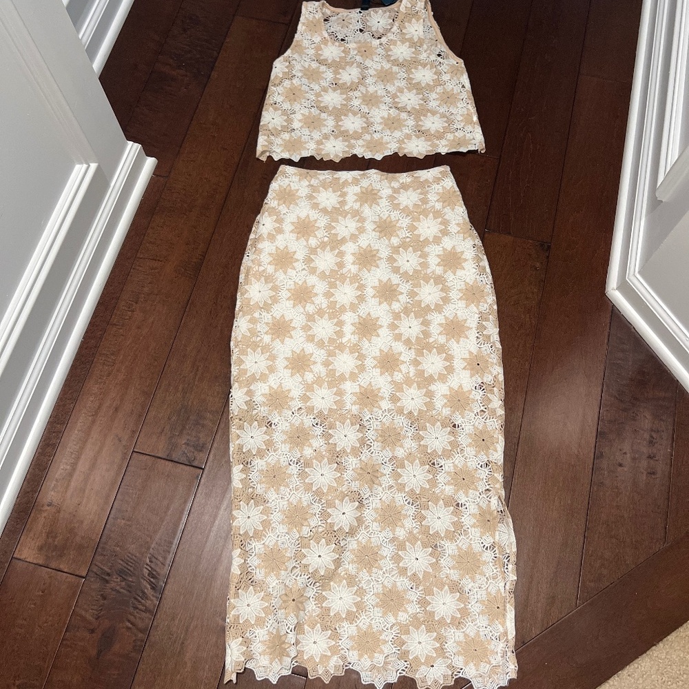 Venti6 2 piece crochet skirt and sleeveless top.  Medium